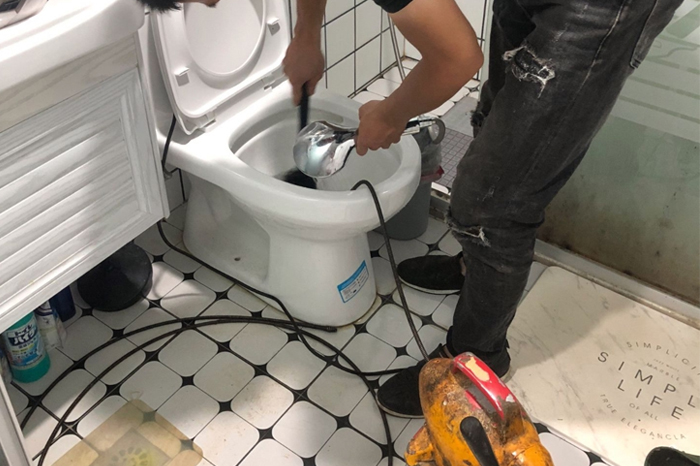 浦城马桶堵塞自己疏通还是找师傅?专业上门服务让你省时更省心