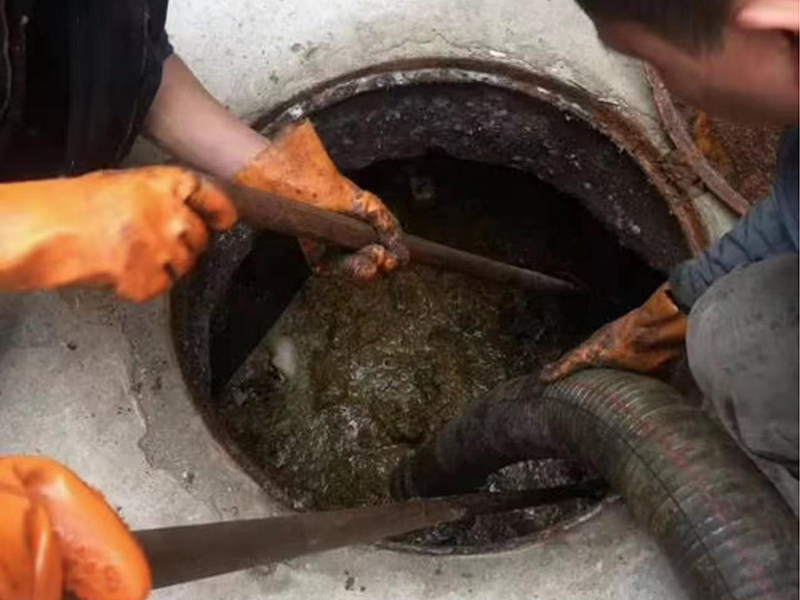 浦城清理化粪池时如何避免沼气的危害?